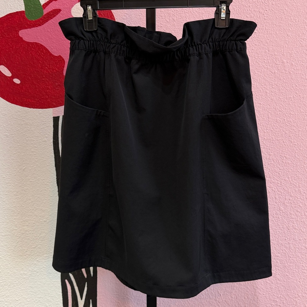 Lululemon Black Paper Bag Waist Trip Taker Skirt Size 8